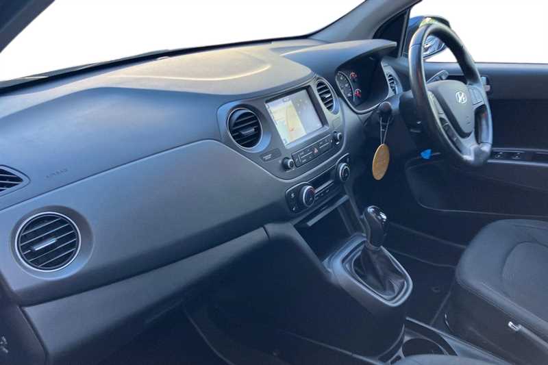 Used Hyundai i10 2017 for sale - 78063546: Photo 2