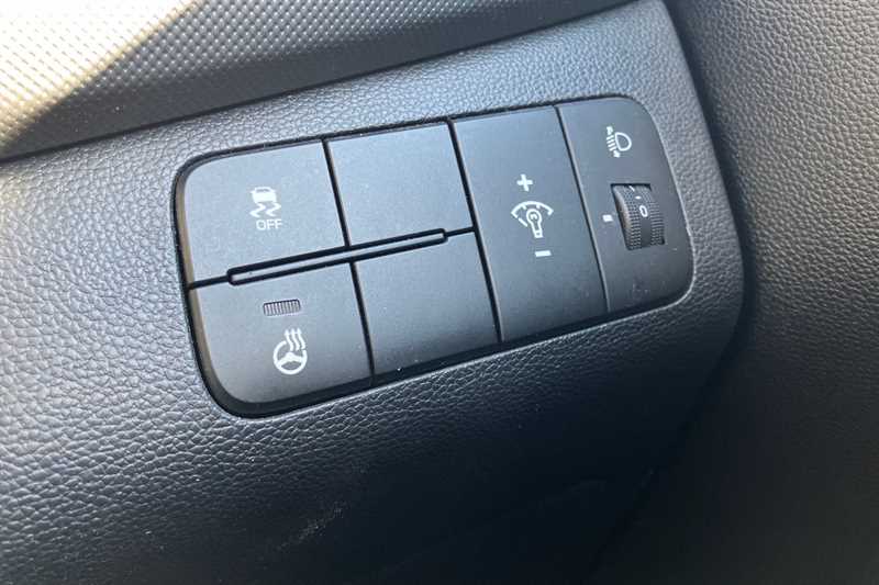 Used Hyundai i10 2017 for sale - 78063546: Photo 27