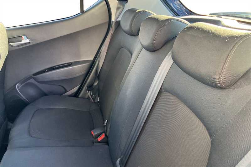 Used Hyundai i10 2017 for sale - 78063546: Photo 8