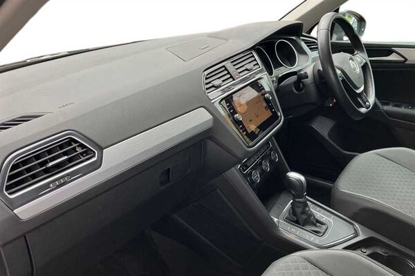Used Volkswagen Tiguan 2019 for sale - 76191301: Photo 2
