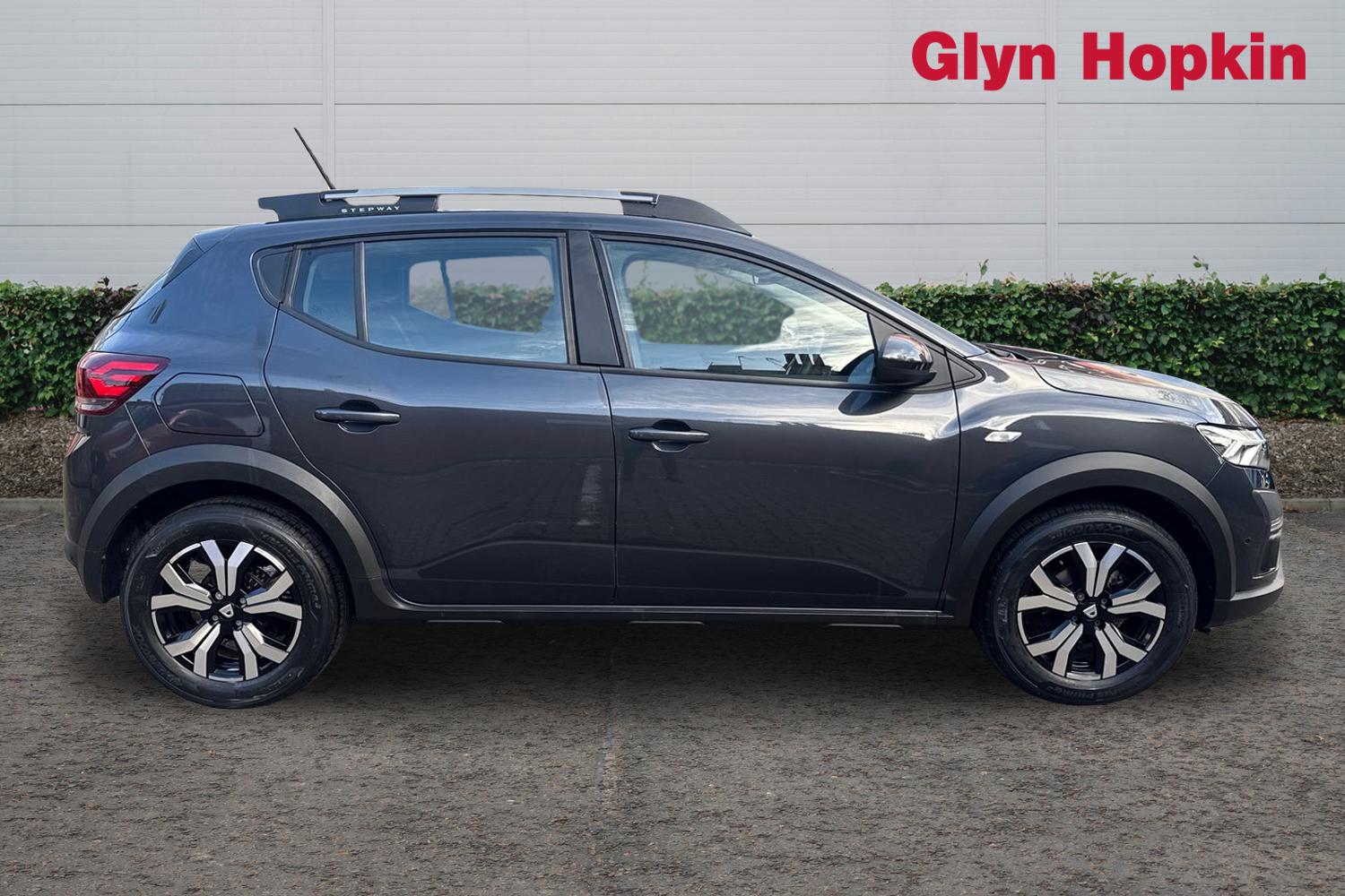 Used Dacia Sandero Stepway 2021 for sale - 76872360: Photo 2