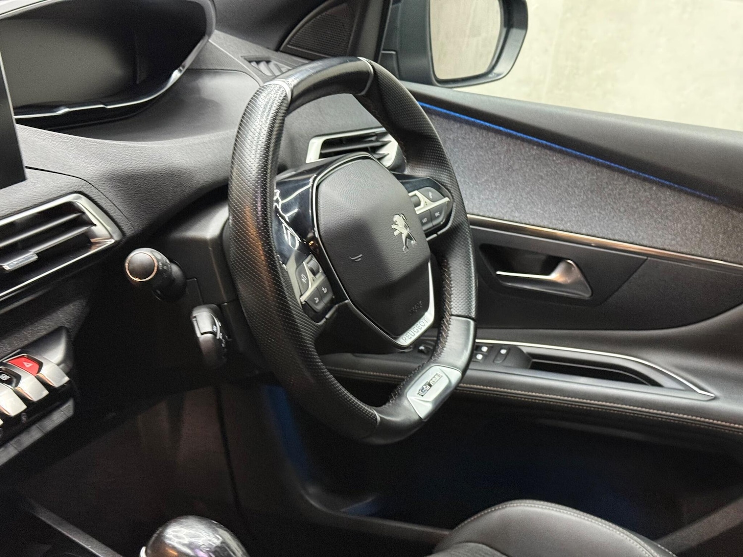 Used Peugeot 3008 2020 for sale - 76377945: Photo 14