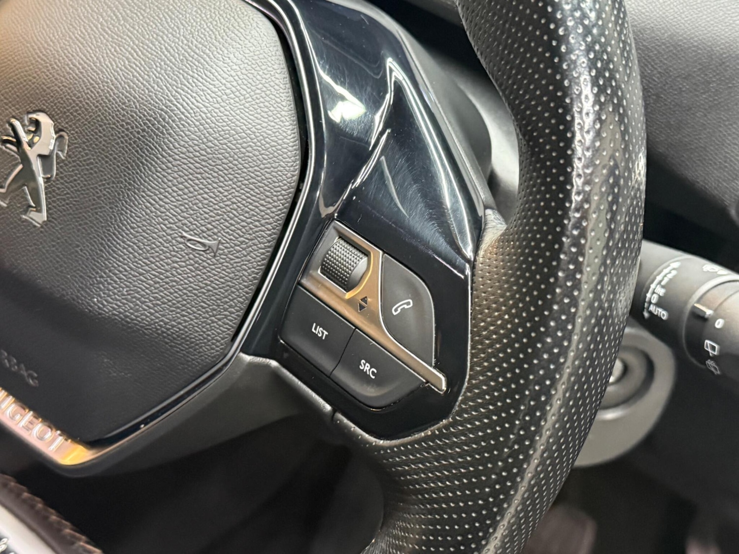 Used Peugeot 3008 2020 for sale - 76377945: Photo 28