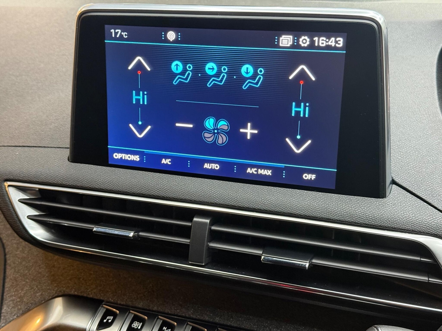 Used Peugeot 3008 2020 for sale - 76377945: Photo 36