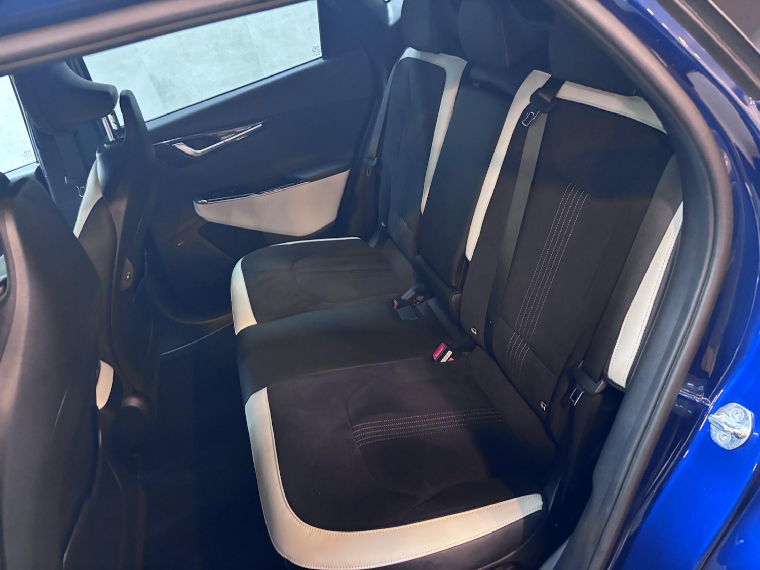 Used Kia EV6 2023 for sale - 76522036: Photo 25