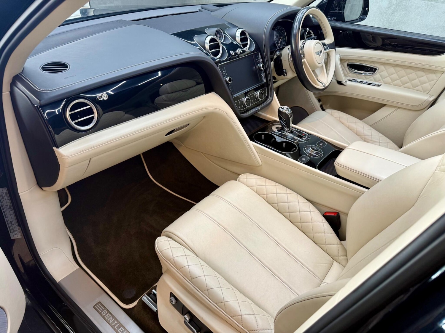 Used Bentley Bentayga for sale - 78020475: Photo 15