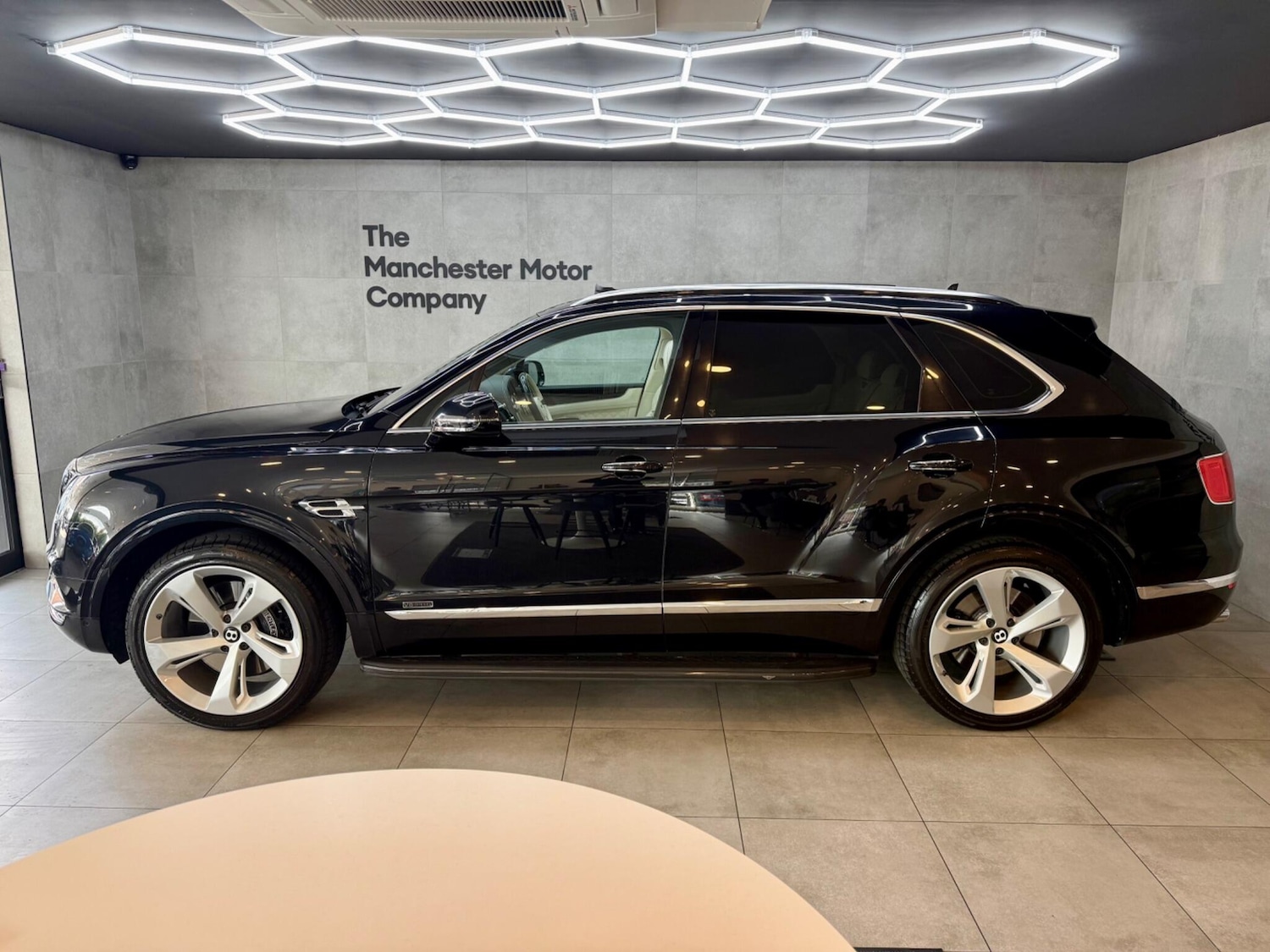 Used Bentley Bentayga for sale - 78020475: Photo 2