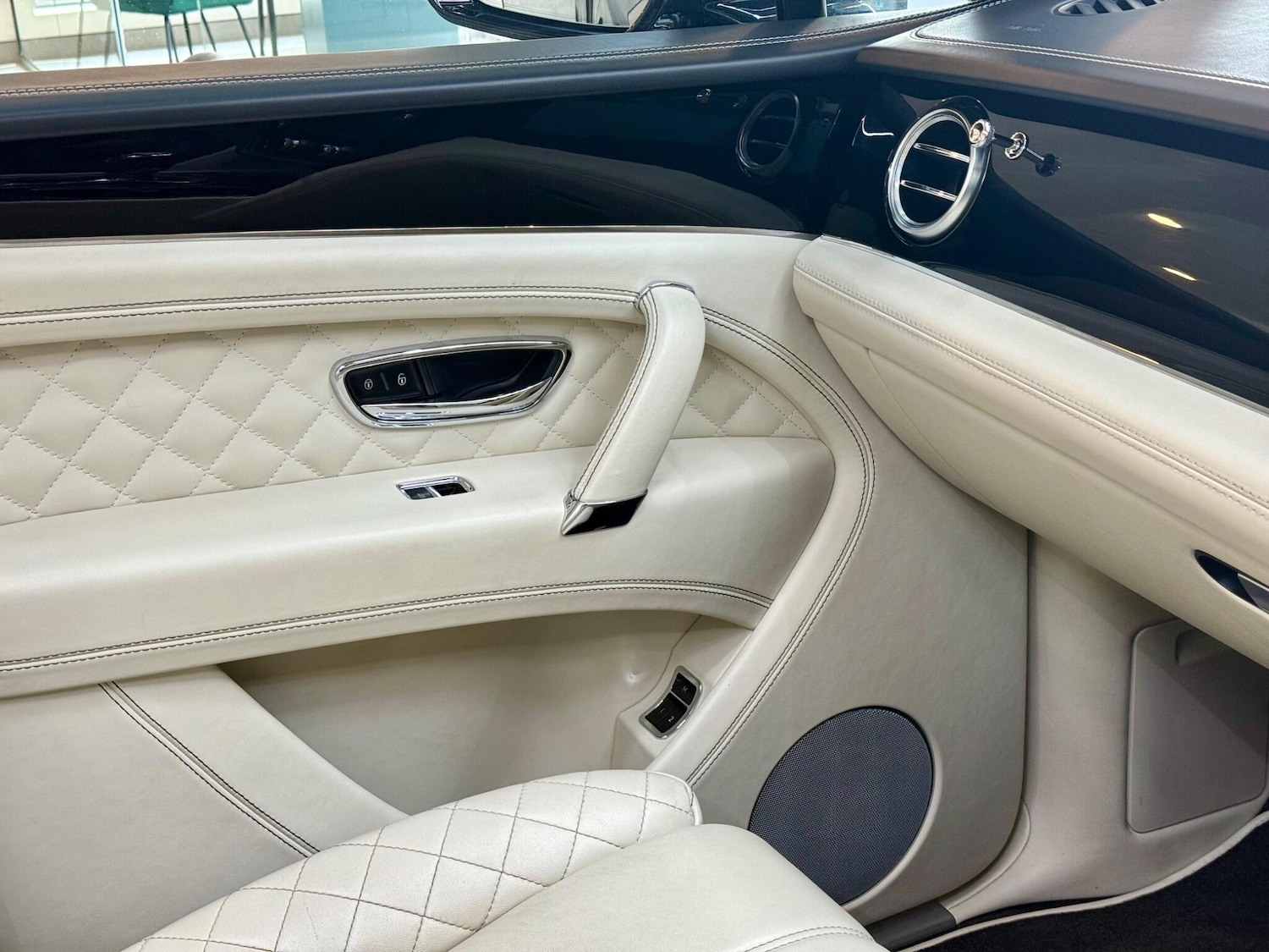 Used Bentley Bentayga for sale - 78020475: Photo 31