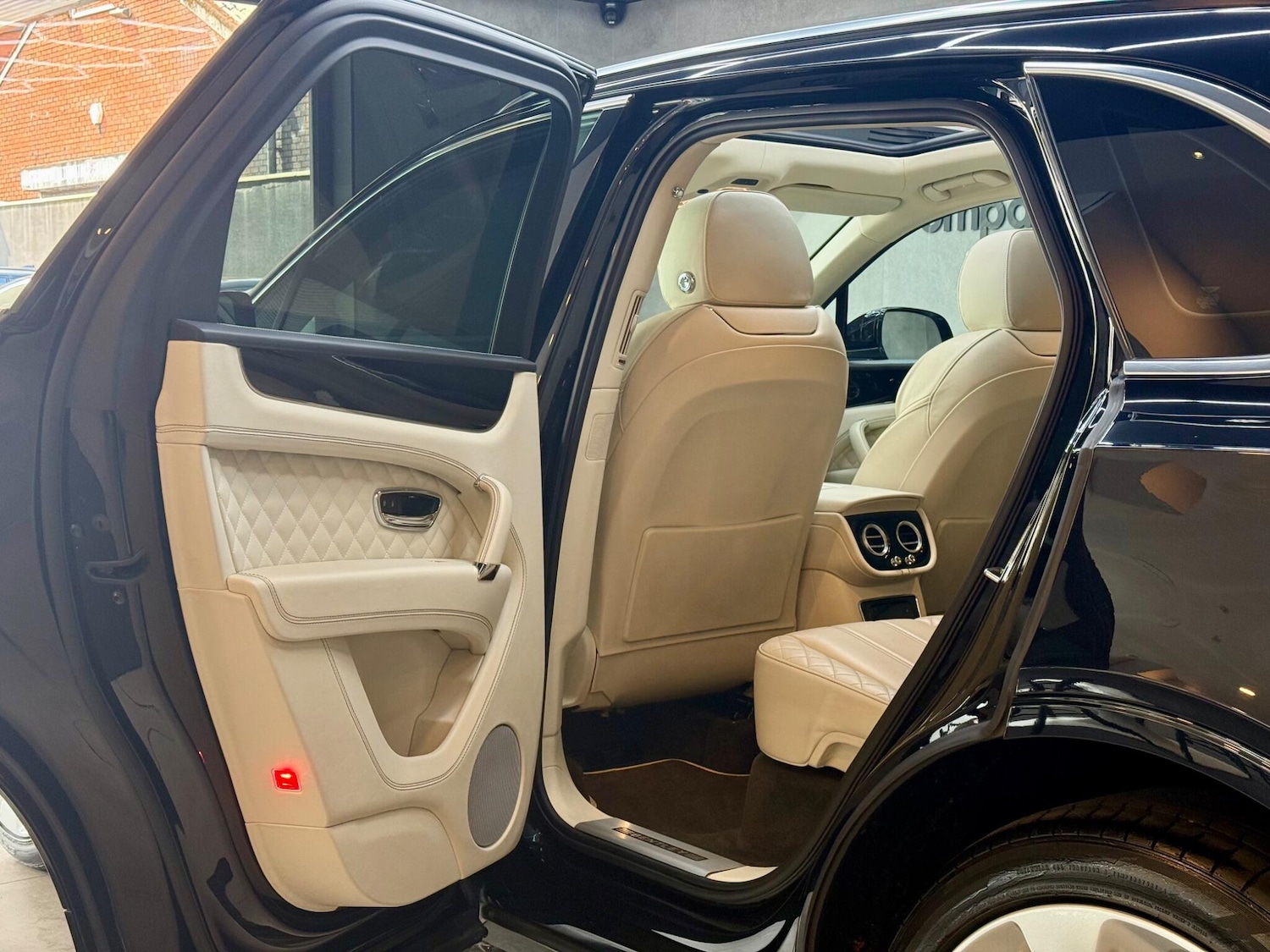 Used Bentley Bentayga for sale - 78020475: Photo 33