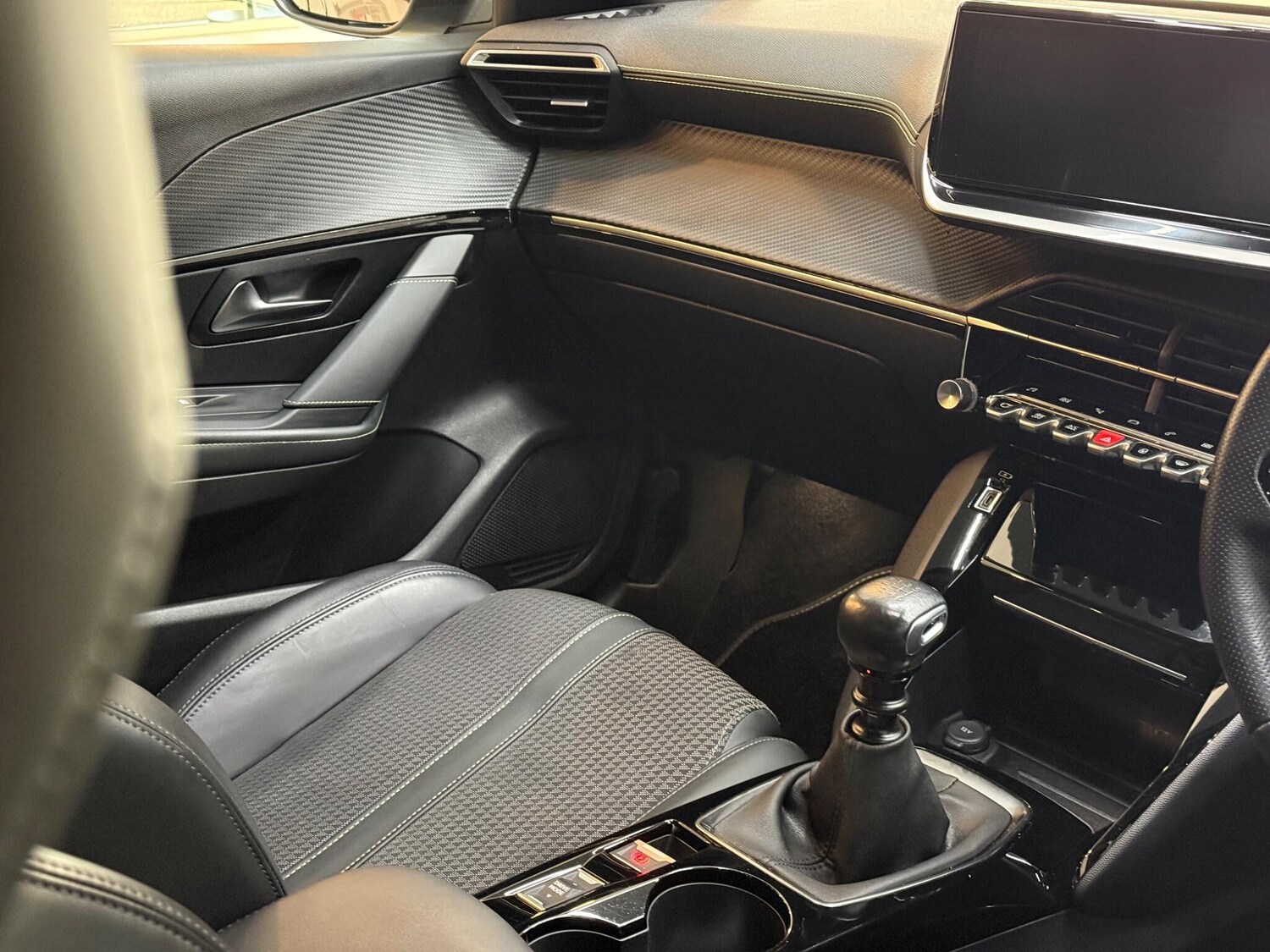 Used Peugeot 208 for sale - 77456256: Photo 51