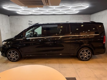 Used Mercedes-Benz V-Class 2017 for sale - 77074750: Photo