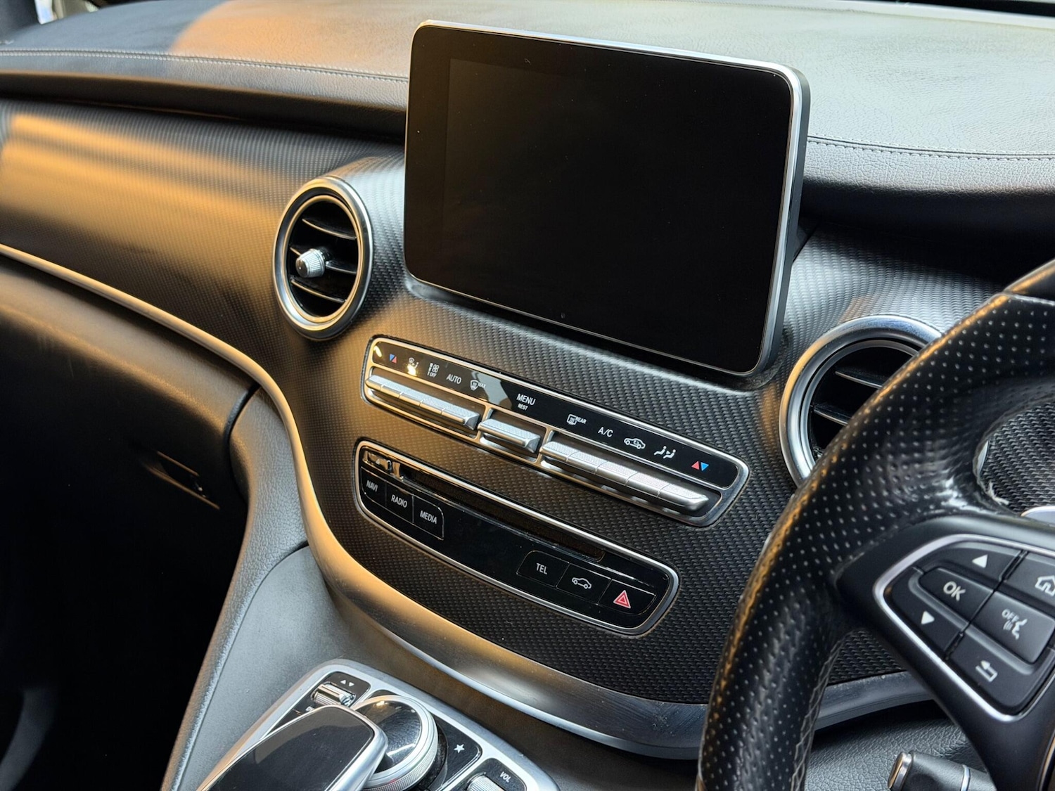 Used Mercedes-Benz V-Class 2017 for sale - 77074750: Photo 32