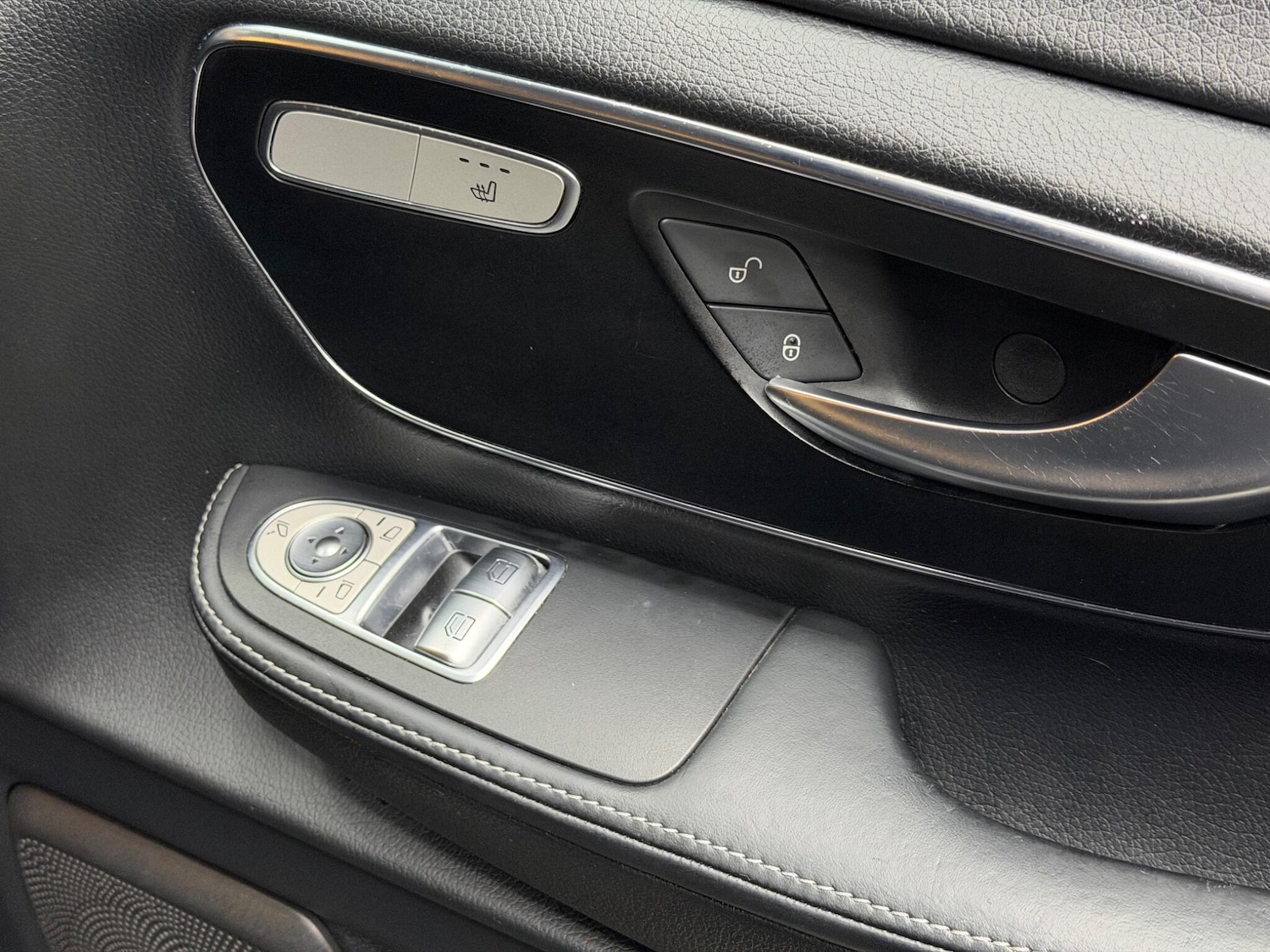 Used Mercedes-Benz V-Class 2017 for sale - 77074750: Photo 36