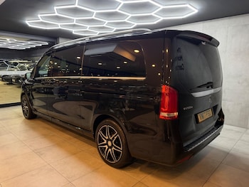 Used Mercedes-Benz V-Class 2017 for sale - 77074750: Photo