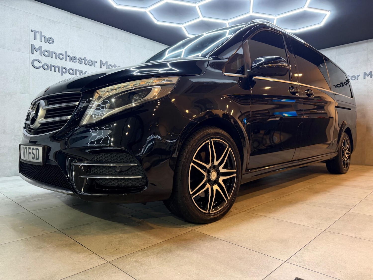 Used Mercedes-Benz V-Class 2017 for sale - 77074750: Photo 4