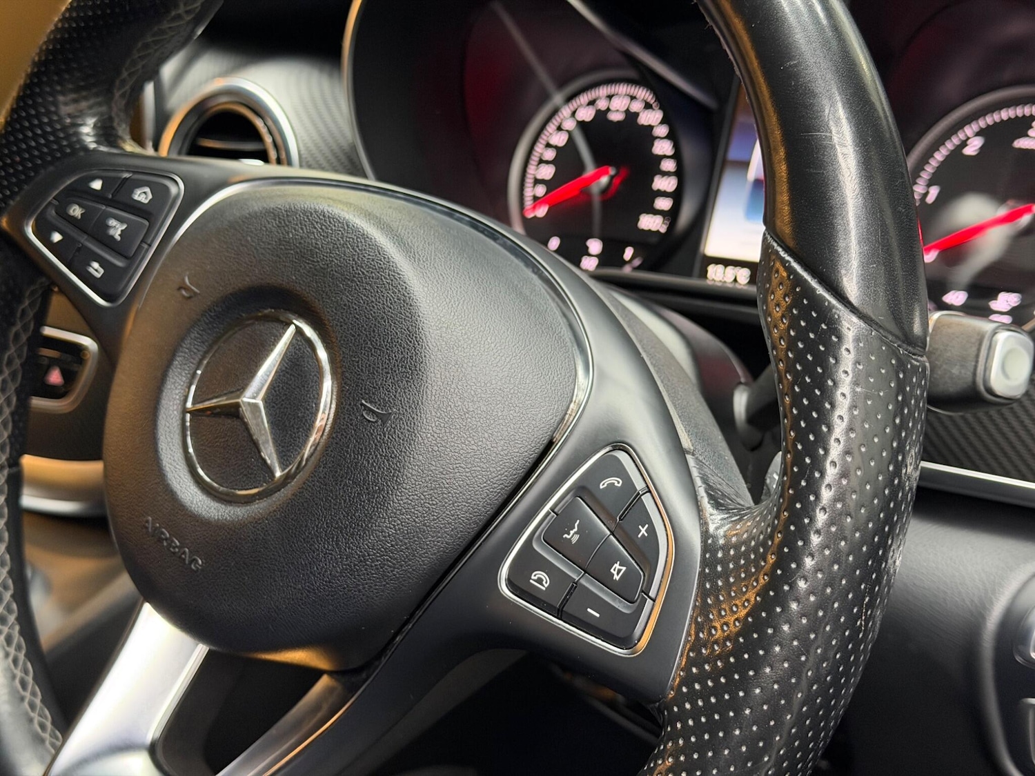 Used Mercedes-Benz V-Class 2017 for sale - 77074750: Photo 42