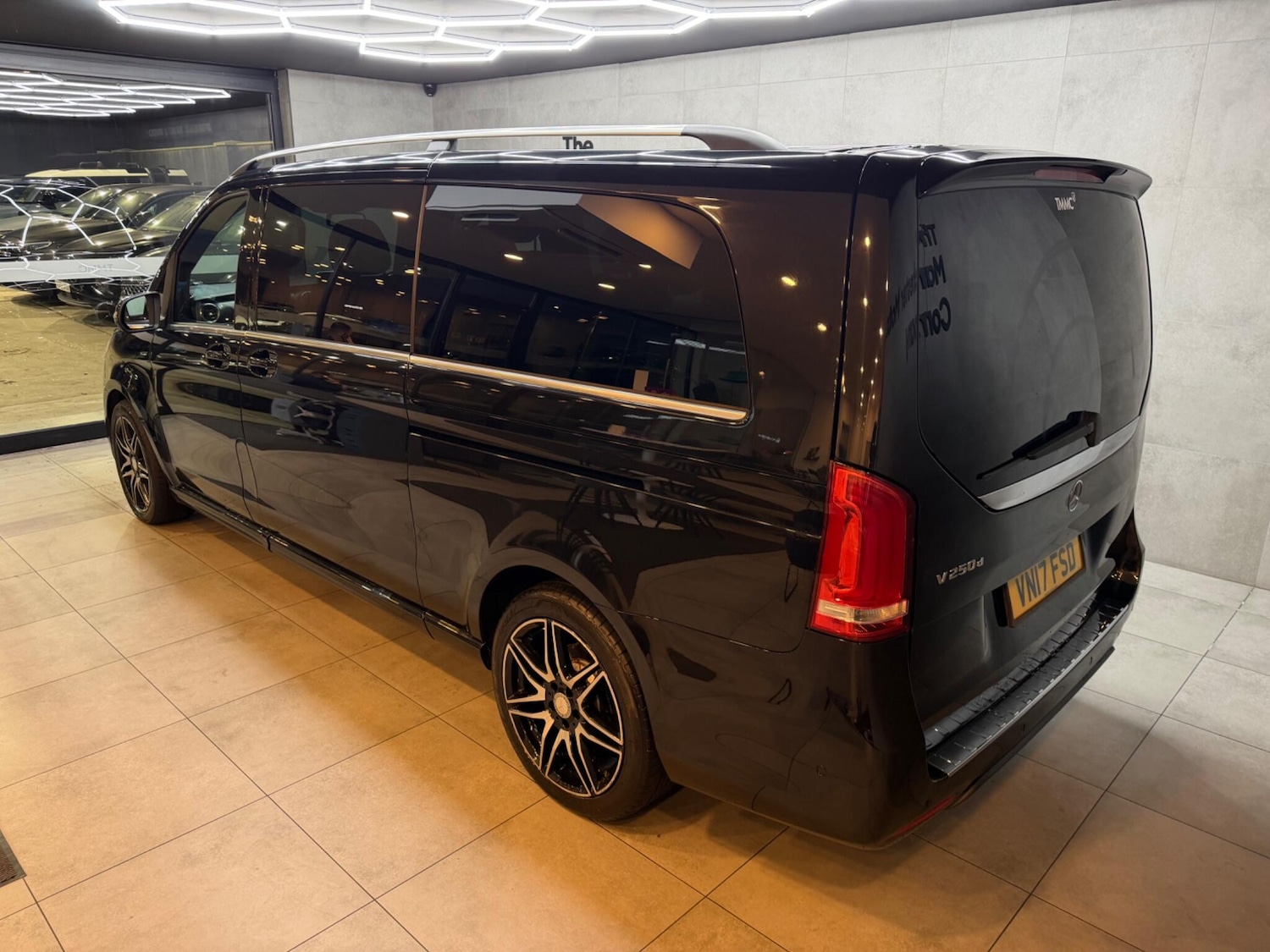 Used Mercedes-Benz V-Class 2017 for sale - 77074750: Photo 8