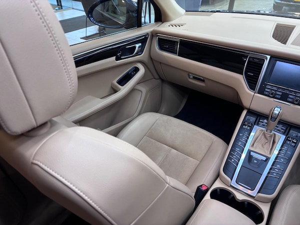 Used Porsche Macan 2015 for sale - 76317795: Photo 50