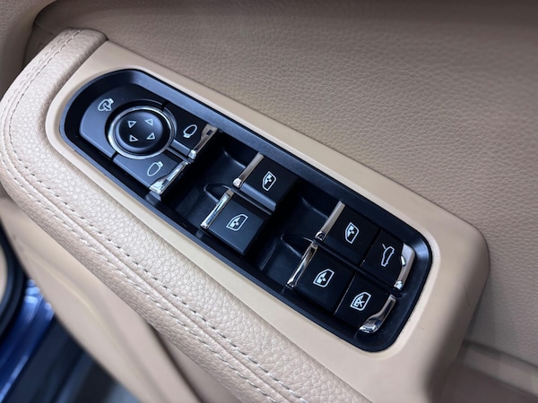 Used Porsche Macan 2015 for sale - 76317795: Photo 56