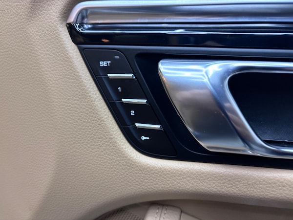 Used Porsche Macan 2015 for sale - 76317795: Photo 60