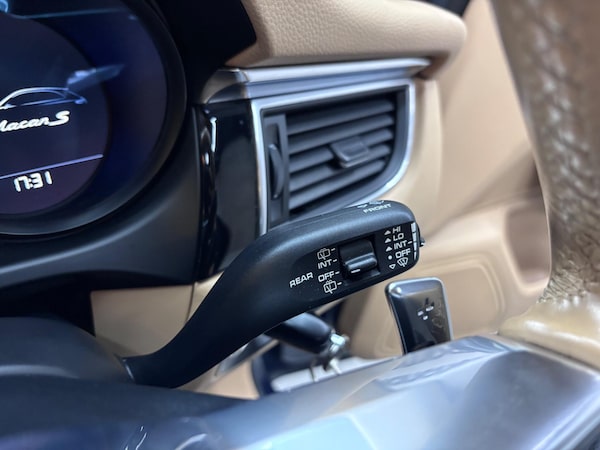 Used Porsche Macan 2015 for sale - 76317795: Photo 64