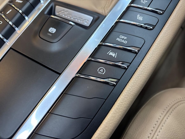 Used Porsche Macan 2015 for sale - 76317795: Photo 67