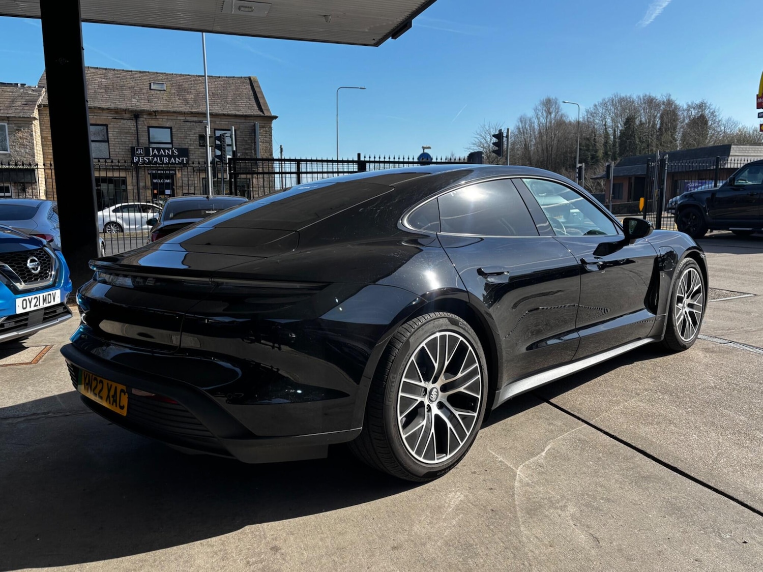 Used Porsche Taycan 2022 for sale - 77940731: Photo 4