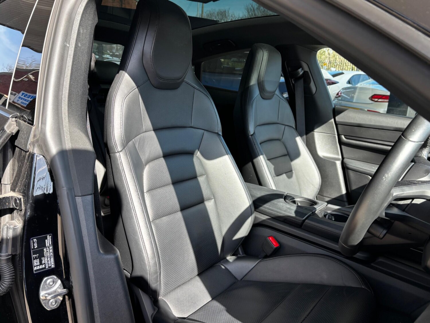 Used Porsche Taycan 2022 for sale - 77940731: Photo 8