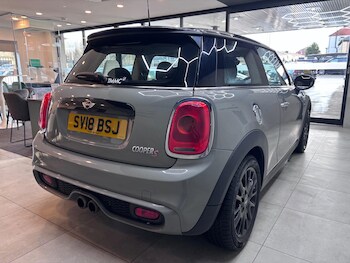 Used MINI Hatch 2018 for sale - 77237997: Photo