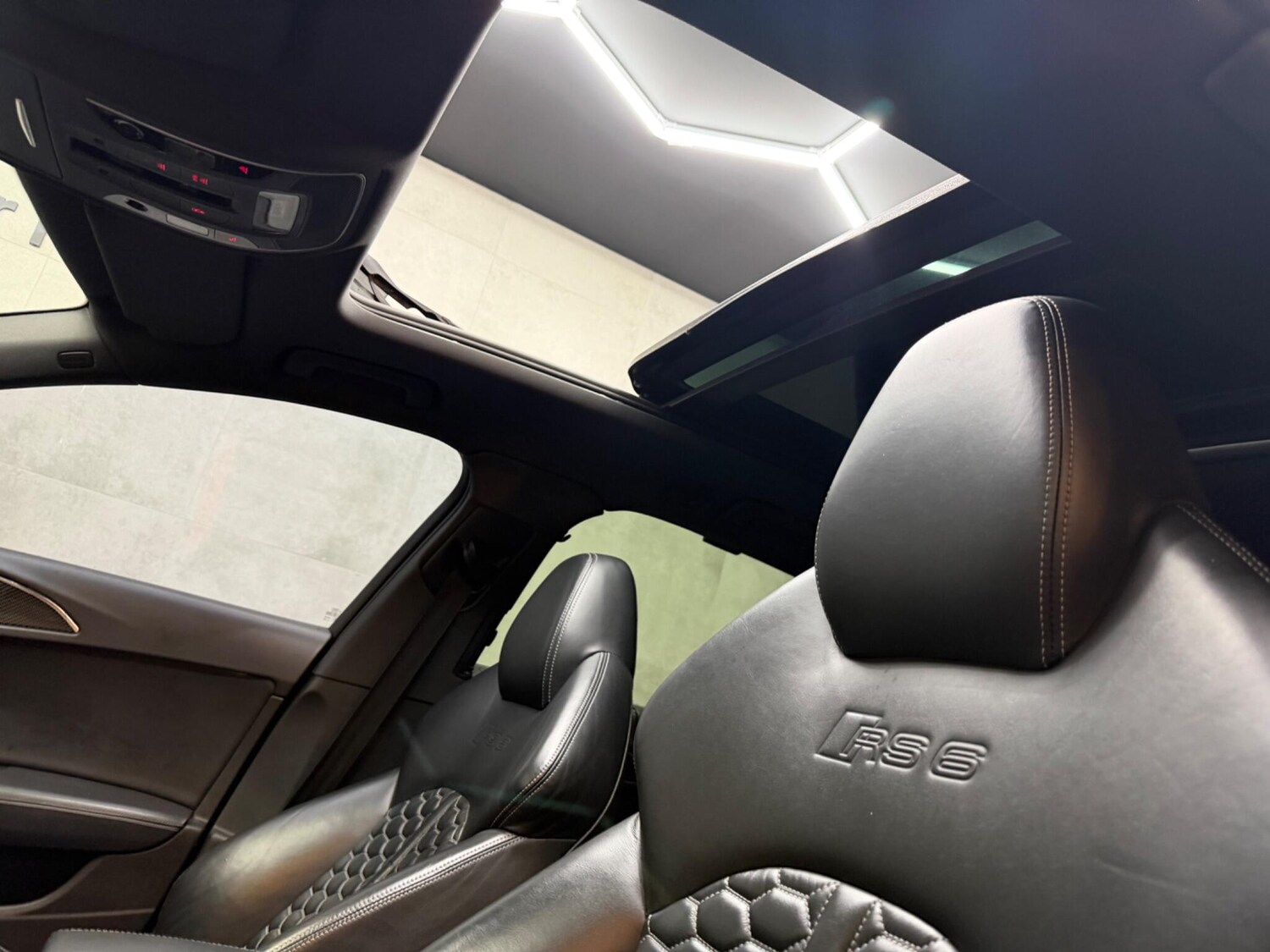 Used Audi RS6 2014 for sale - 78220095: Photo 92