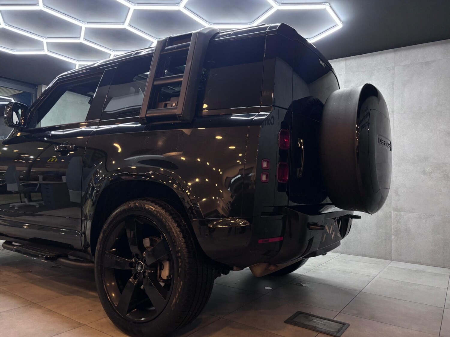 Used Land Rover Defender 90 for sale - 77537826: Photo 10