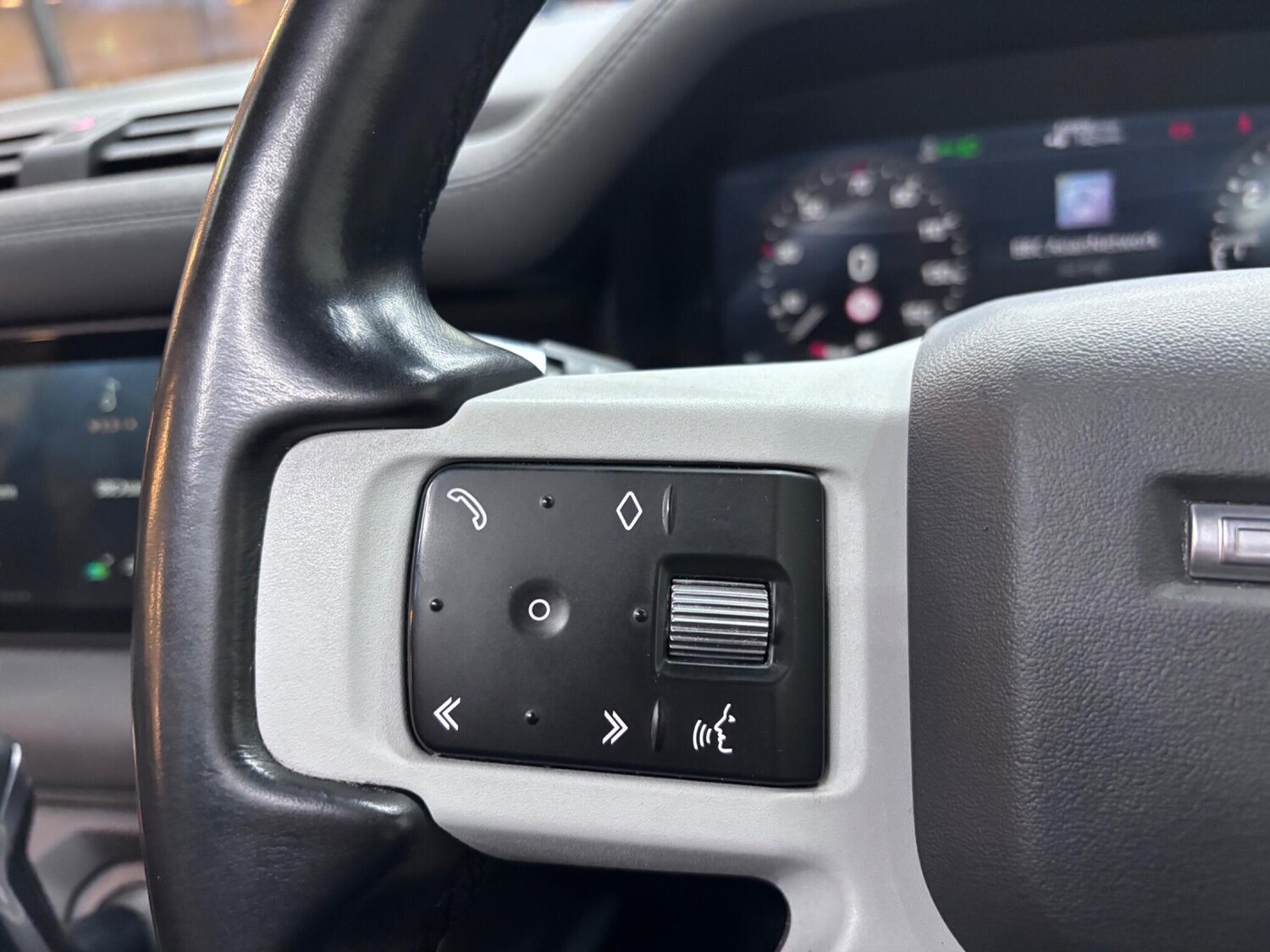 Used Land Rover Defender 90 for sale - 77537826: Photo 21