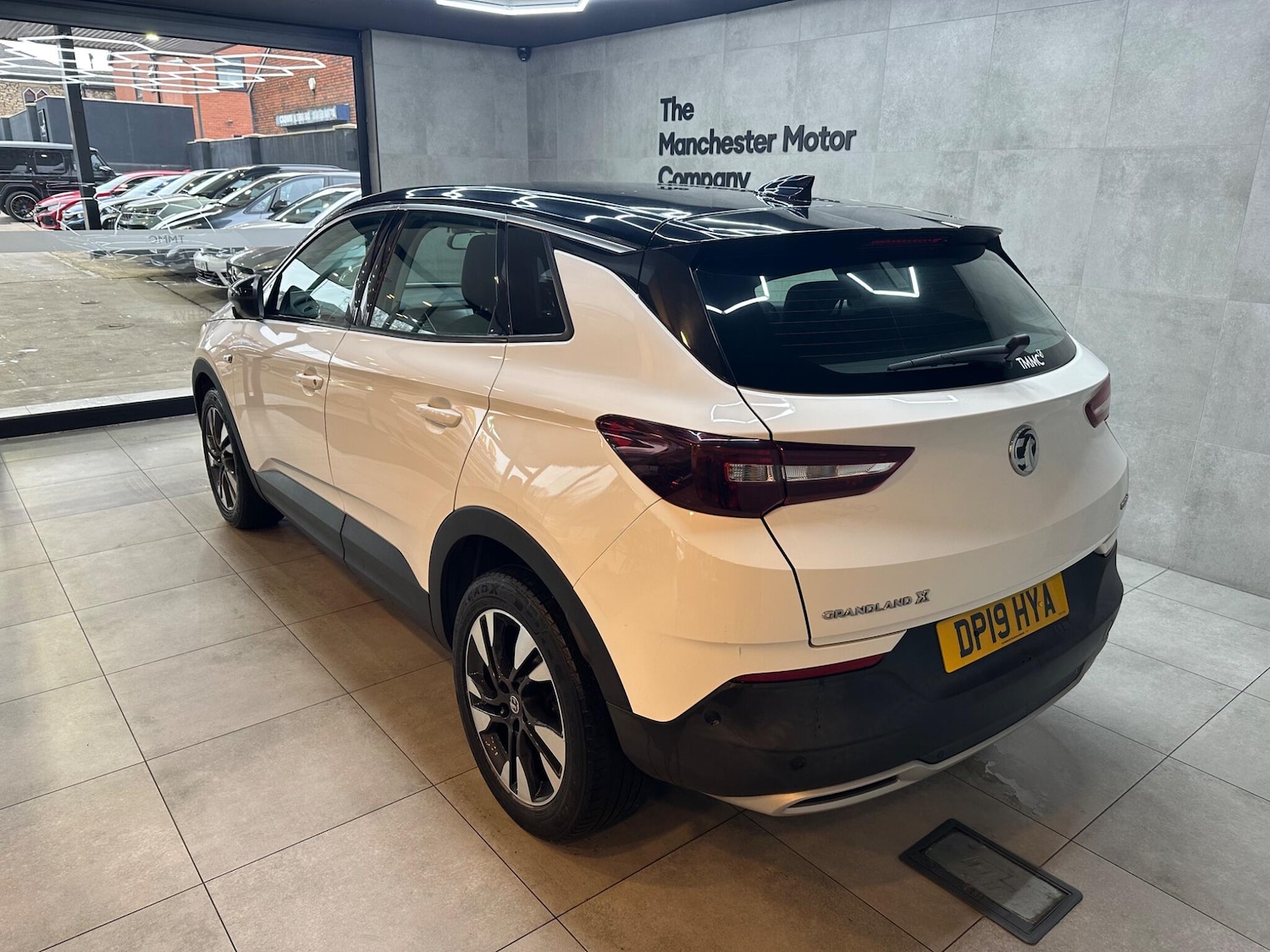 Used Vauxhall Grandland X 2019 for sale - 77994439: Photo 2