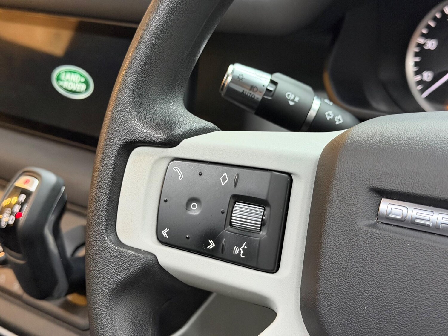 Used Land Rover Defender 2020 for sale - 77495983: Photo 25