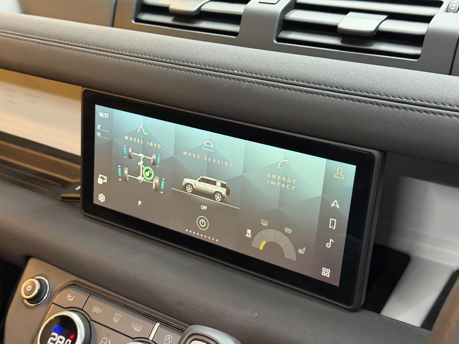 Used Land Rover Defender 2020 for sale - 77495983: Photo 37