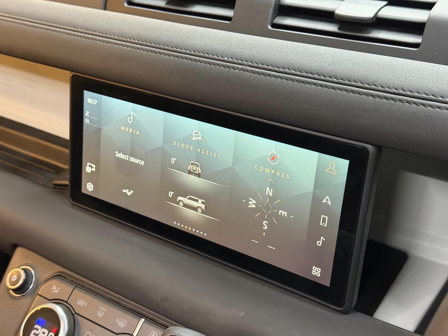 Used Land Rover Defender 2020 for sale - 77495983: Photo 38