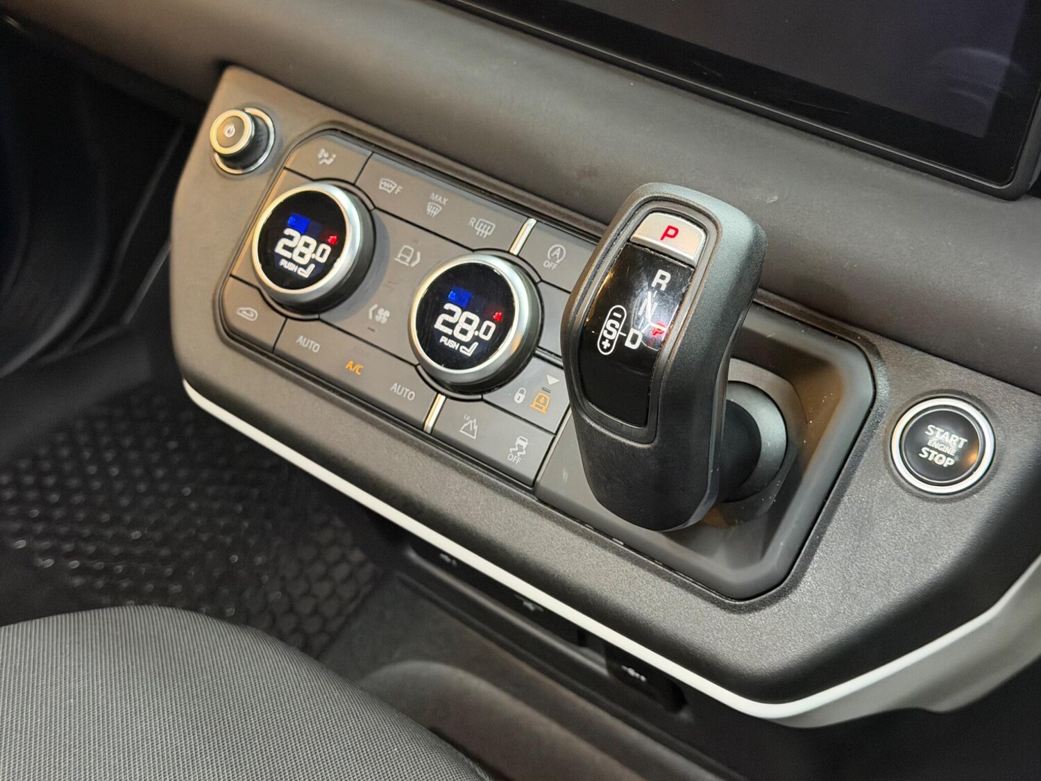 Used Land Rover Defender 2020 for sale - 77495983: Photo 51