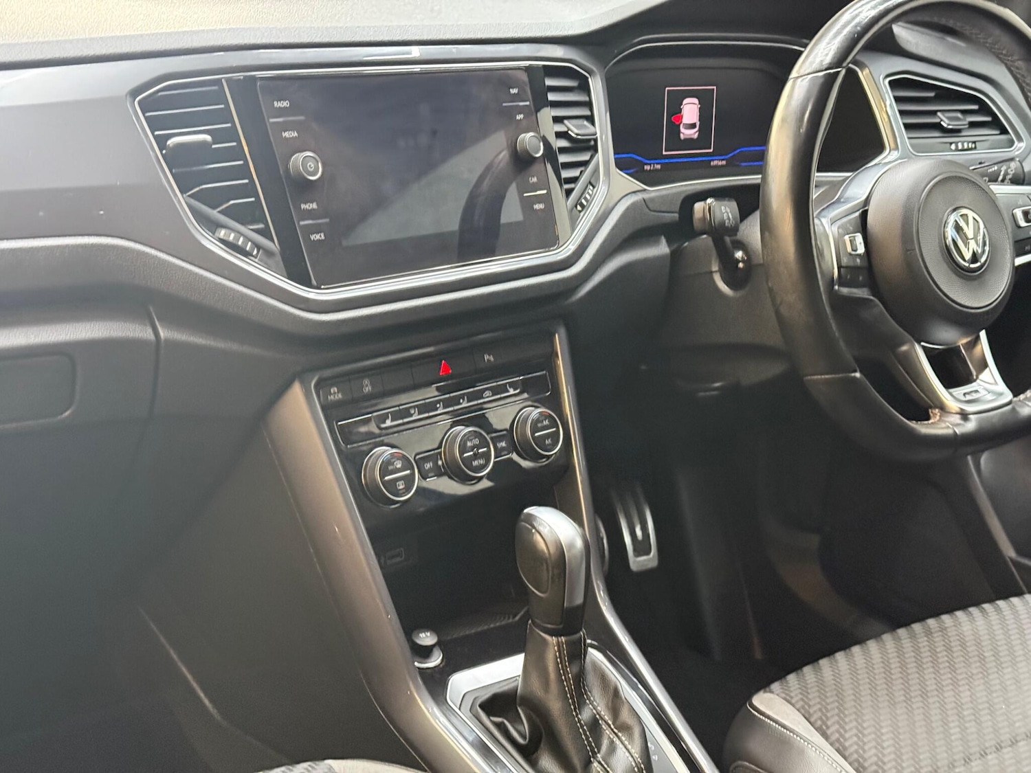 Used Volkswagen T-Roc 2020 for sale - 76360213: Photo 17