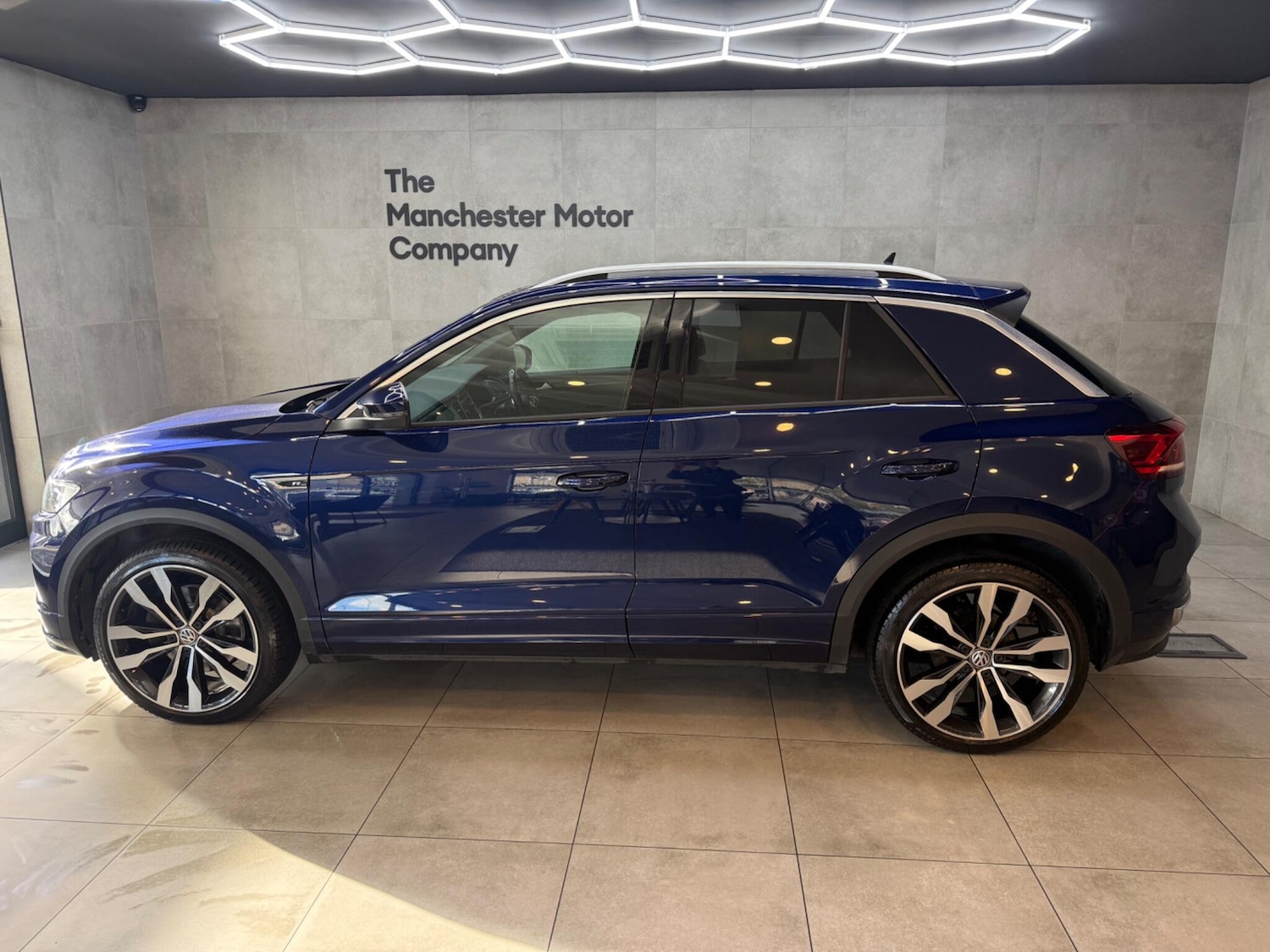 Used Volkswagen T-Roc 2020 for sale - 76360213: Photo 2