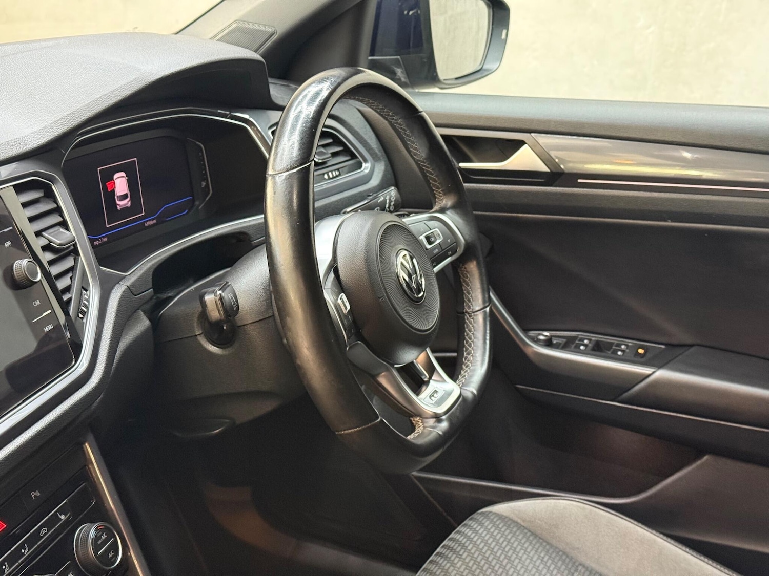Used Volkswagen T-Roc 2020 for sale - 76360213: Photo 20