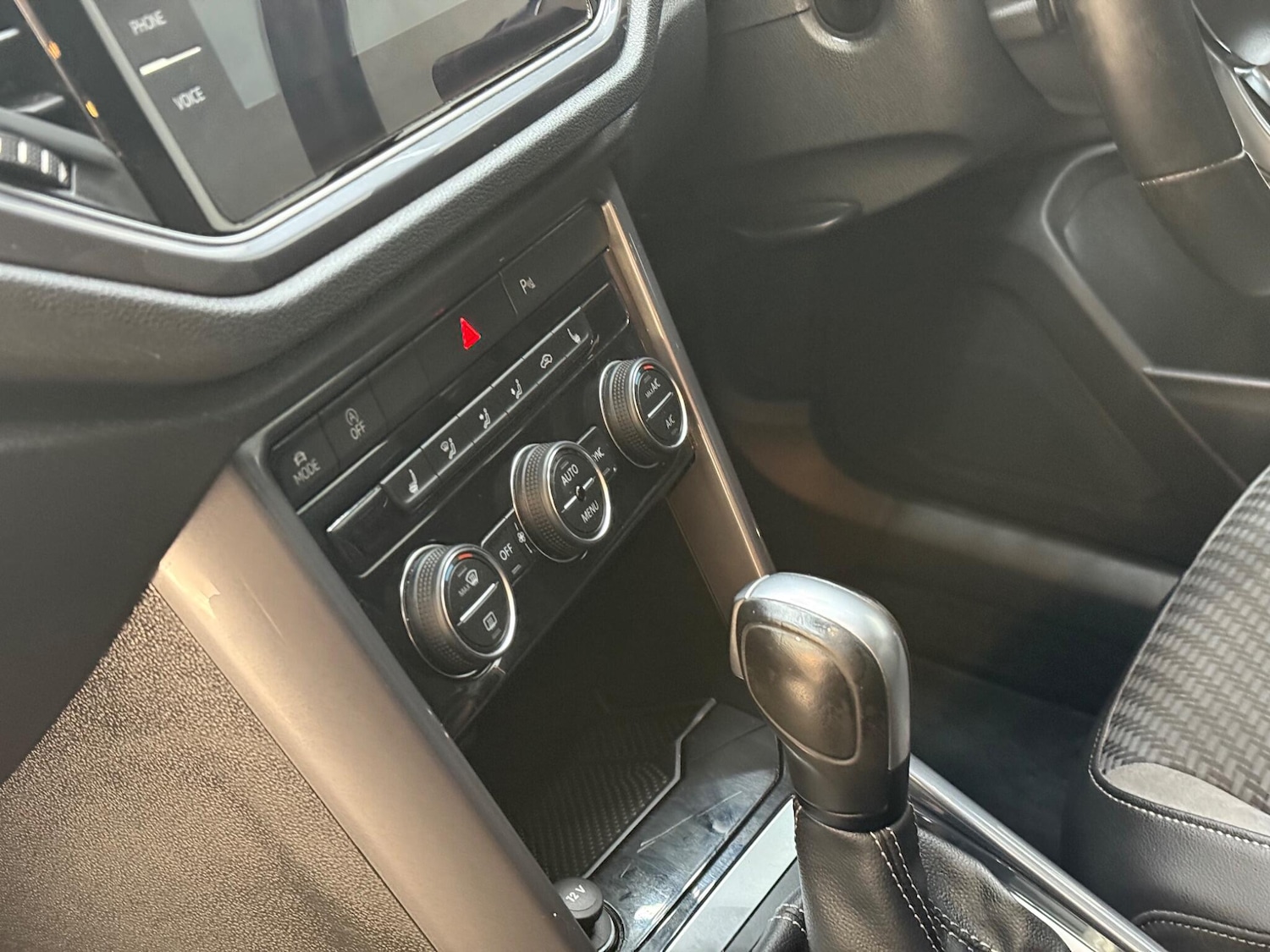 Used Volkswagen T-Roc 2020 for sale - 76360213: Photo 22