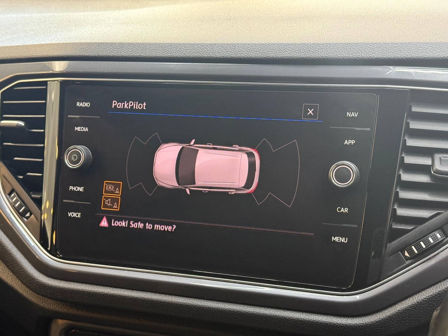 Used Volkswagen T-Roc 2020 for sale - 76360213: Photo 43