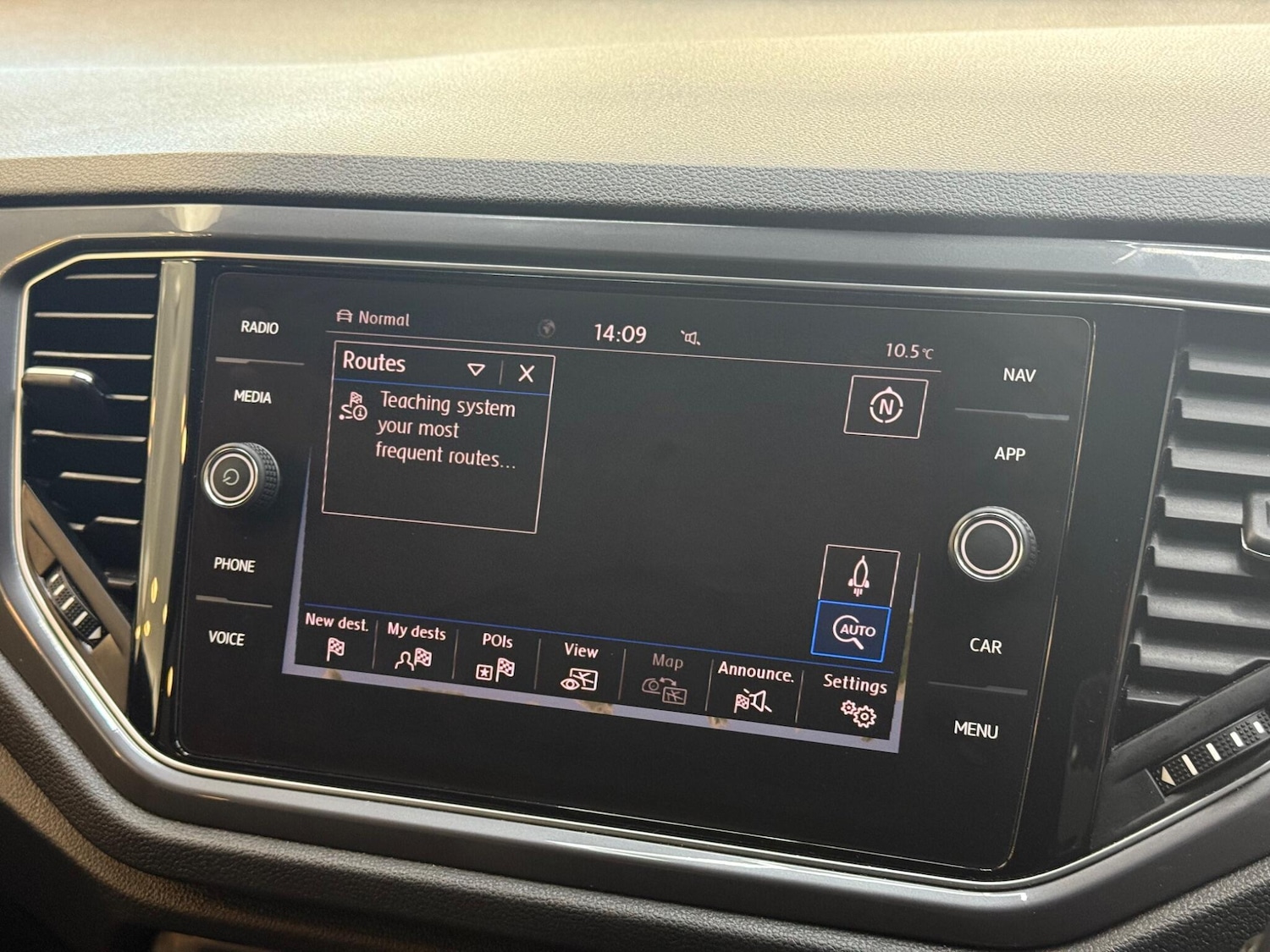 Used Volkswagen T-Roc 2020 for sale - 76360213: Photo 45