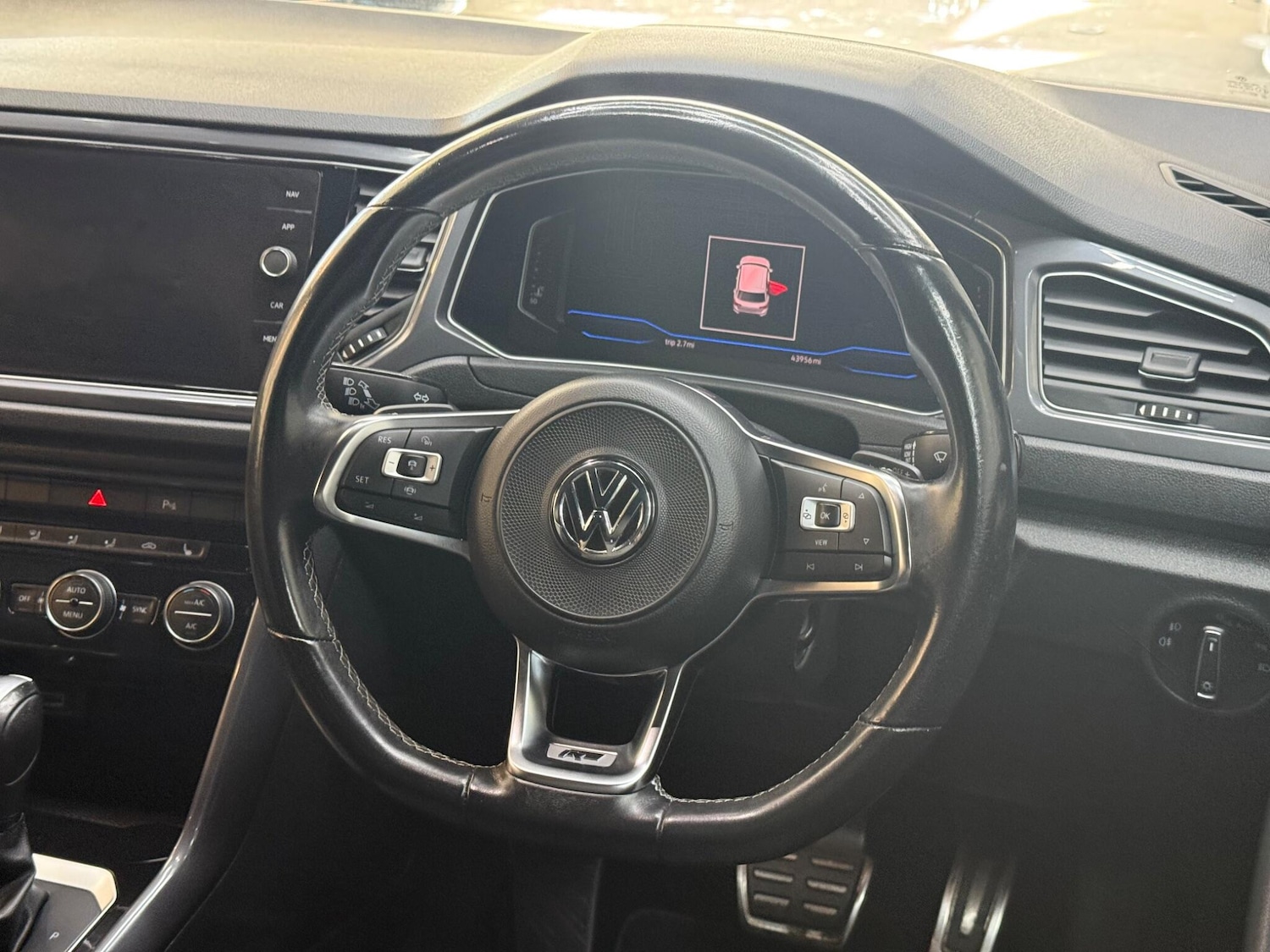Used Volkswagen T-Roc 2020 for sale - 76360213: Photo 52
