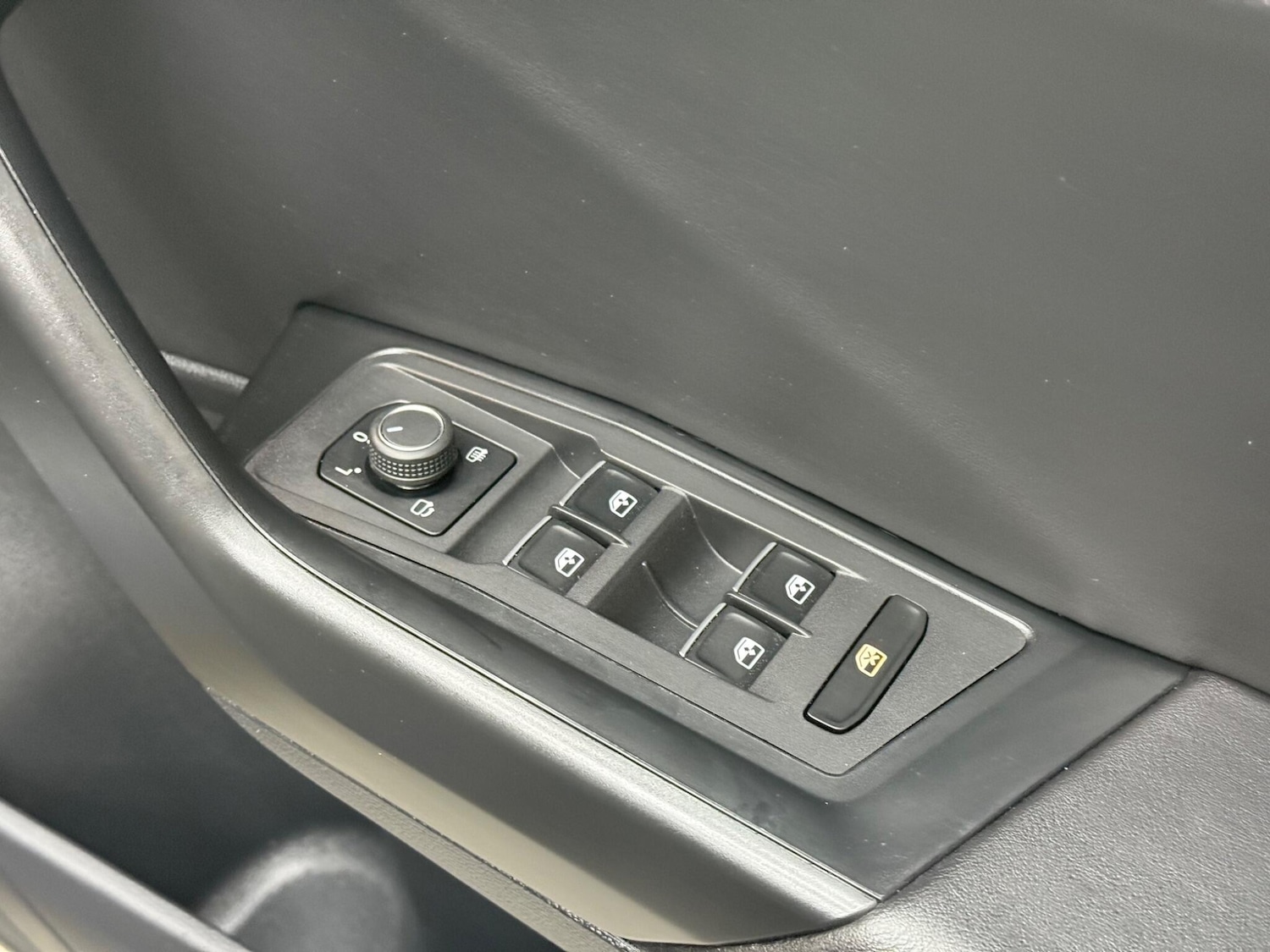 Used Volkswagen T-Roc 2020 for sale - 76360213: Photo 59