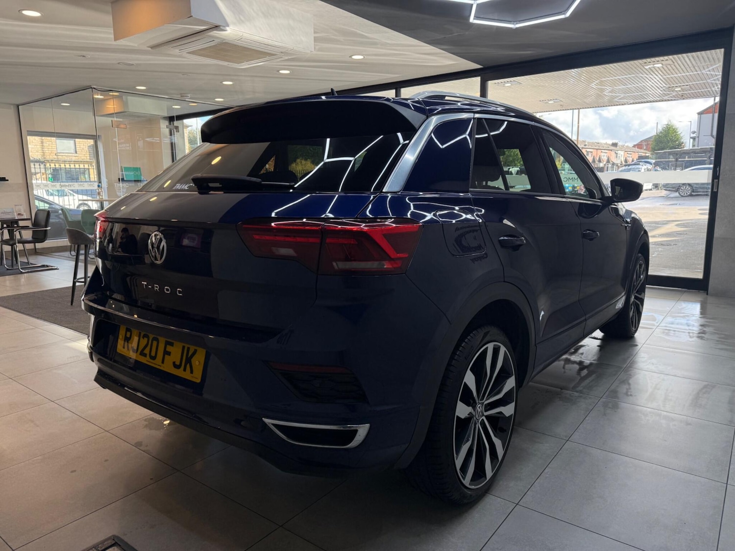 Used Volkswagen T-Roc 2020 for sale - 76360213: Photo 6