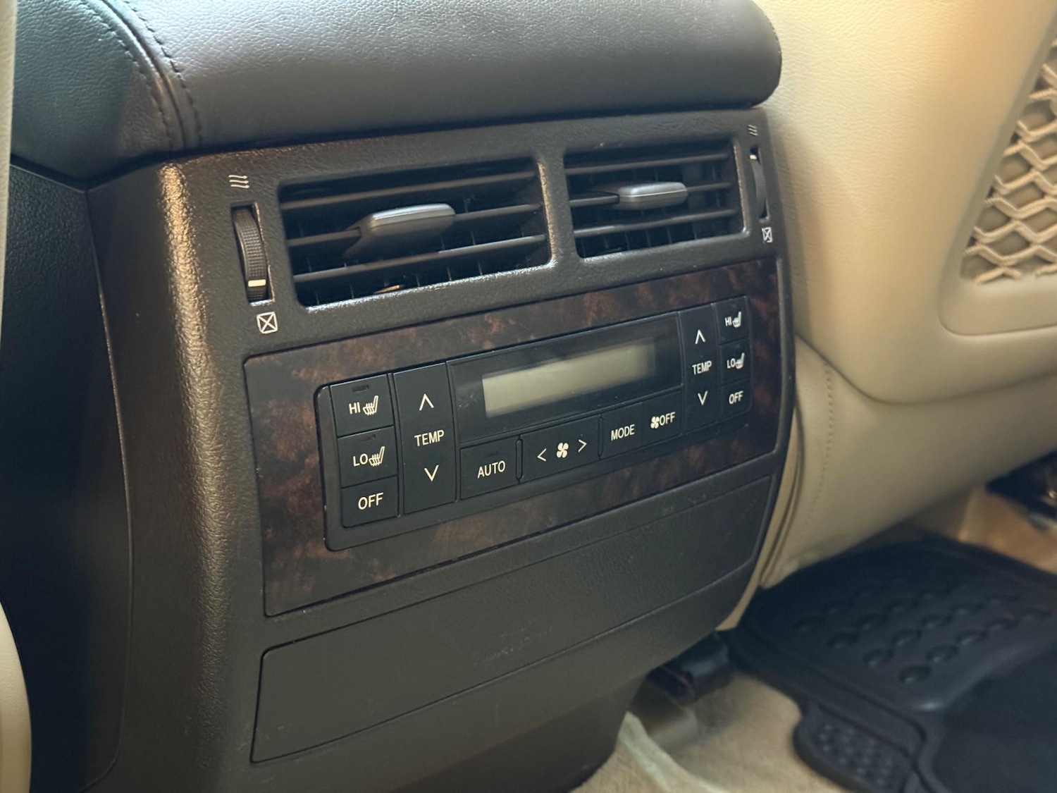 Used Toyota Landcruiser 2008 for sale - 76108620: Photo 38