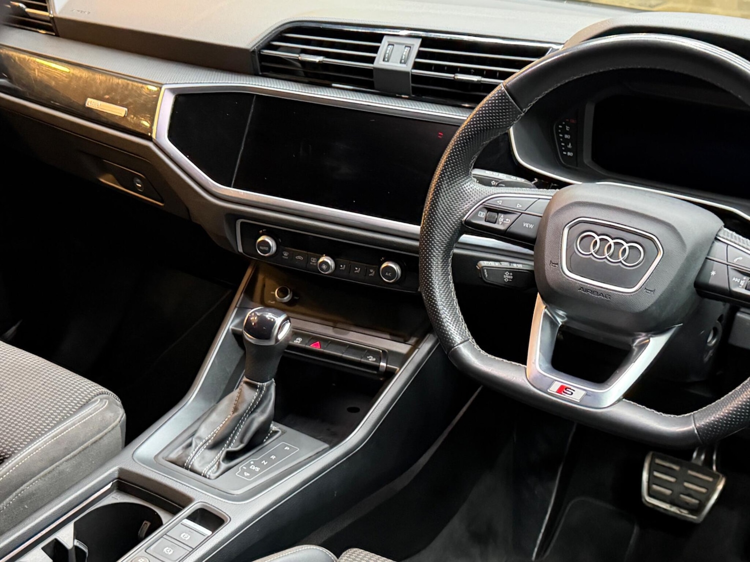 Used Audi Q3 2022 for sale - 77940075: Photo 8