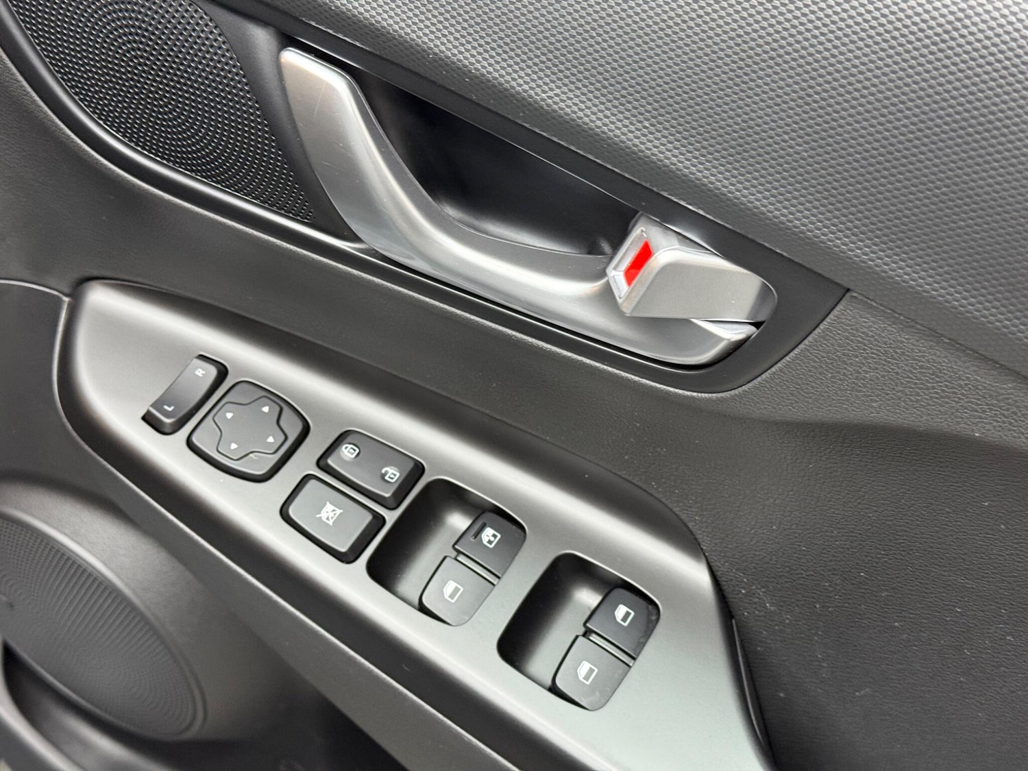 Used Hyundai KONA 2023 for sale - 76752480: Photo 27