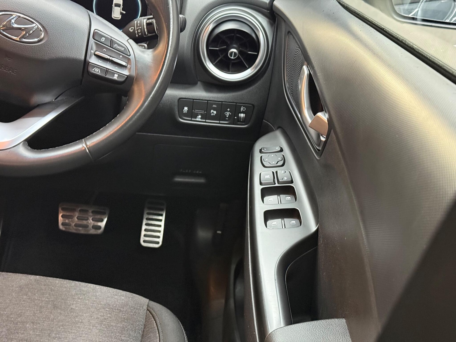 Used Hyundai KONA 2023 for sale - 76752480: Photo 28